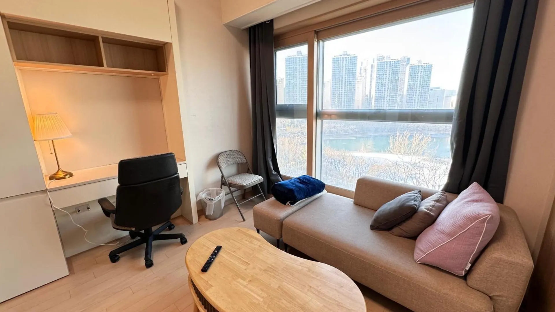 Apartment Lake View Loft Jamsil Seoul